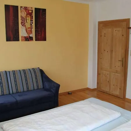 With 2 Bedrooms Semesterbostad *