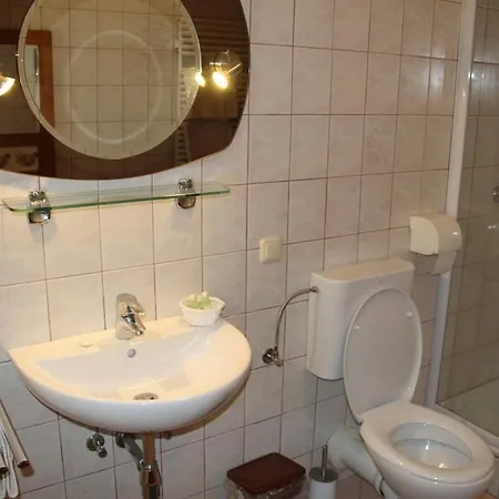 With 2 Bedrooms Semesterbostad Nussdorf am Attersee